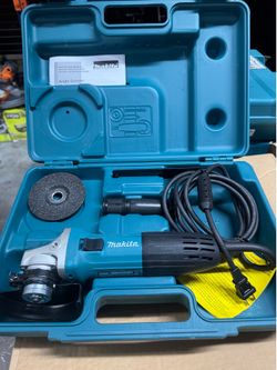 Makita corded grinder with carrying case