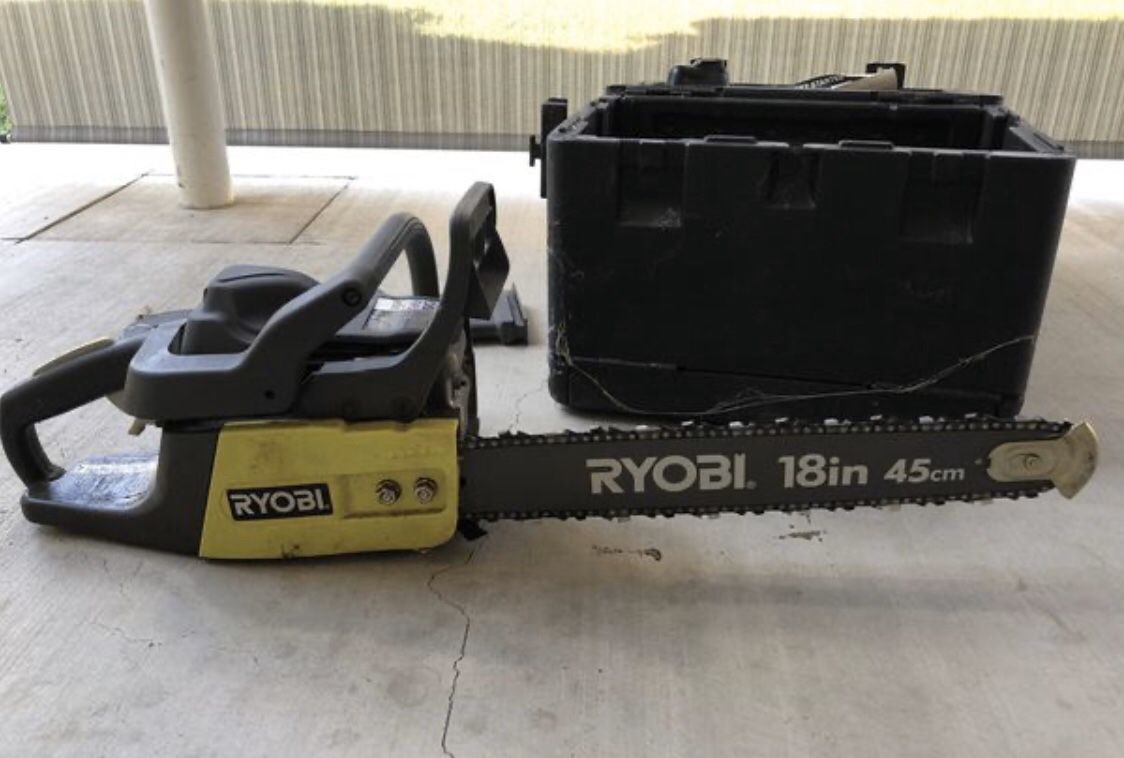 Ryobi 18” 45cm gas powered chainsaw with case