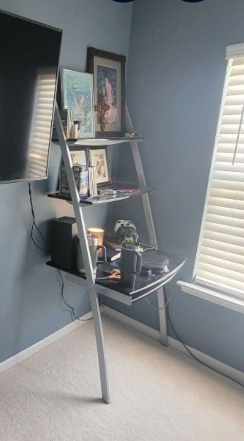 Leaning Computer Desk