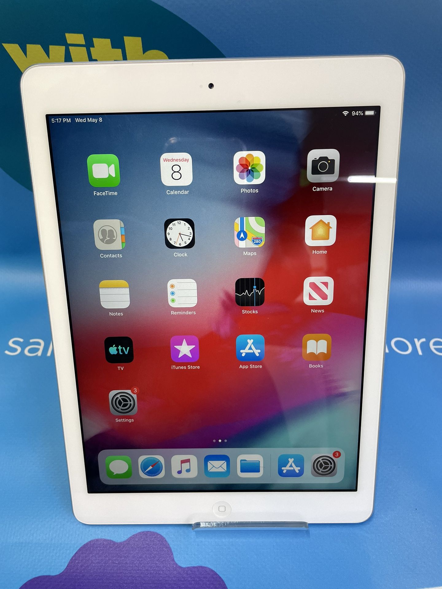 Apple iPad Air Unlocked . 9.7 Inch , Ready To Use 