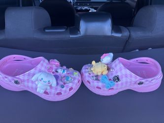 Hello Kitty, crocs