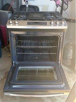 GE has stove used in great condition