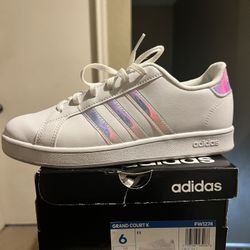 Adidas size 6 Kids