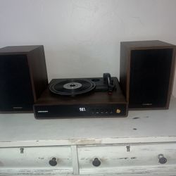 Turntable With Speakers 