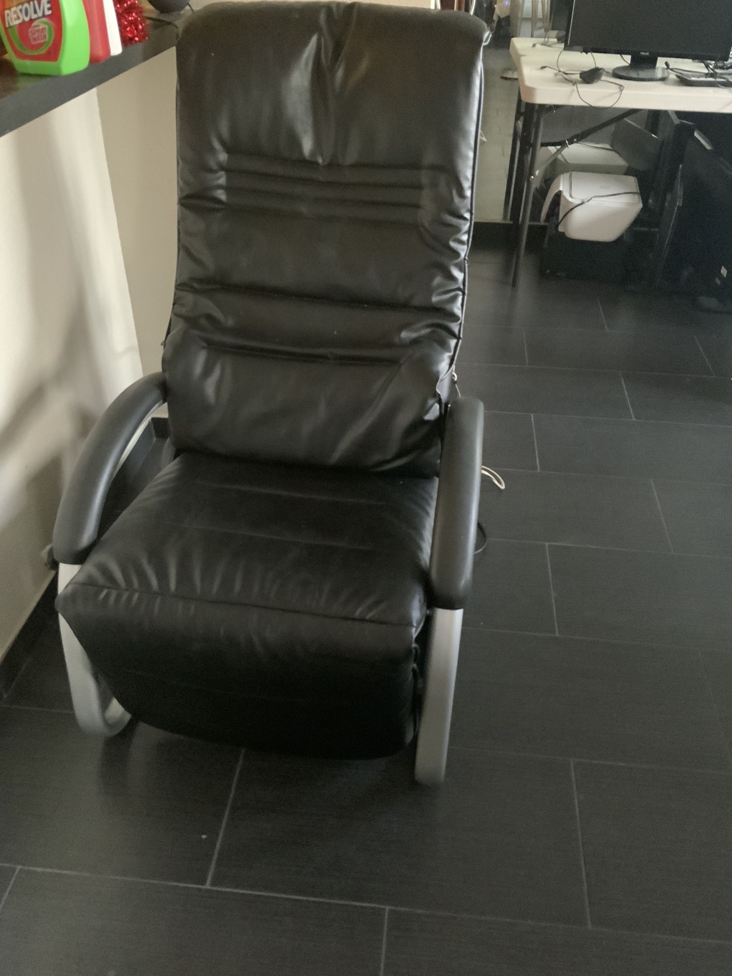 Massage Chair. Panasonic Massage Lounger EP578
