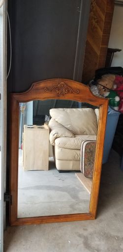 1 BEAUTIFUL VINTAGE WOOD MIRROR 3'X 3'