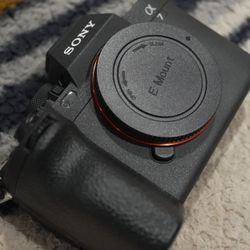 Sony a7IV – Excellent Condition 