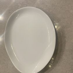 Set Of 4 Asymmetric Egg Shaped Crate&Barrel Plates W8”