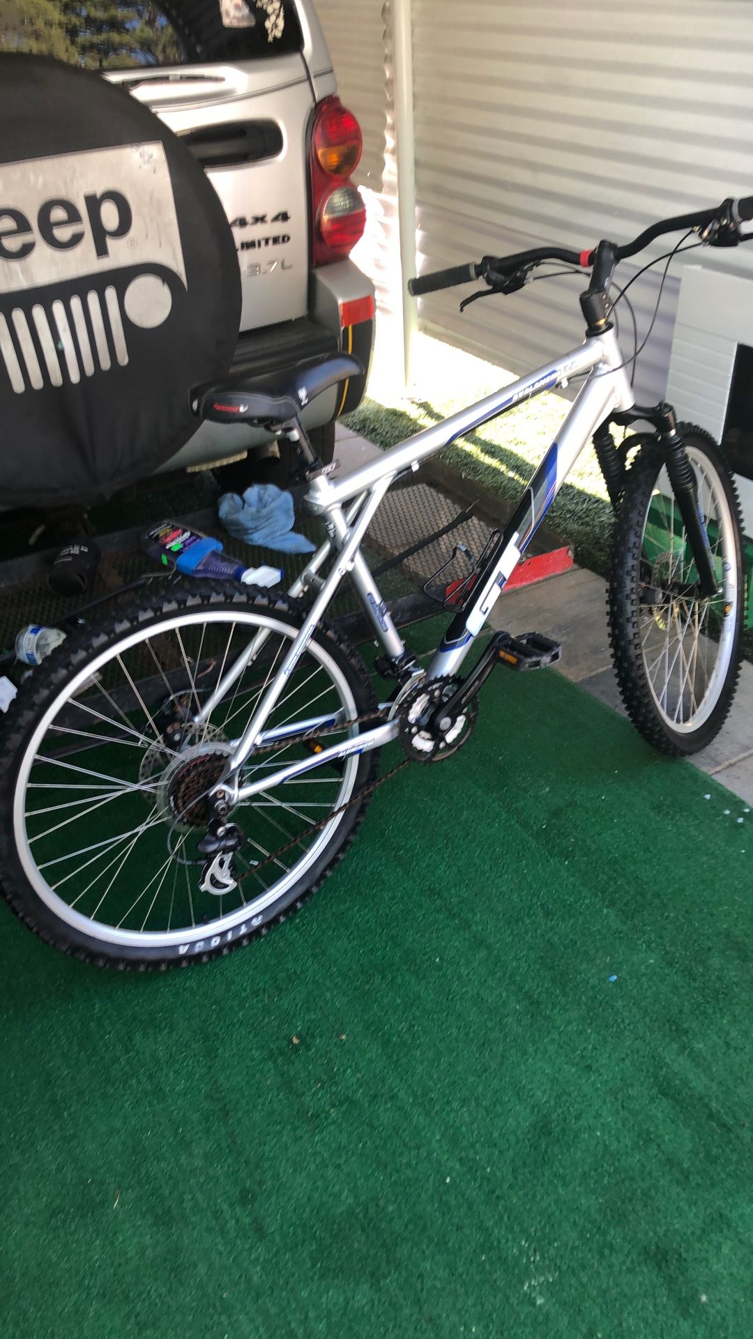 Men’s Mountain Bike