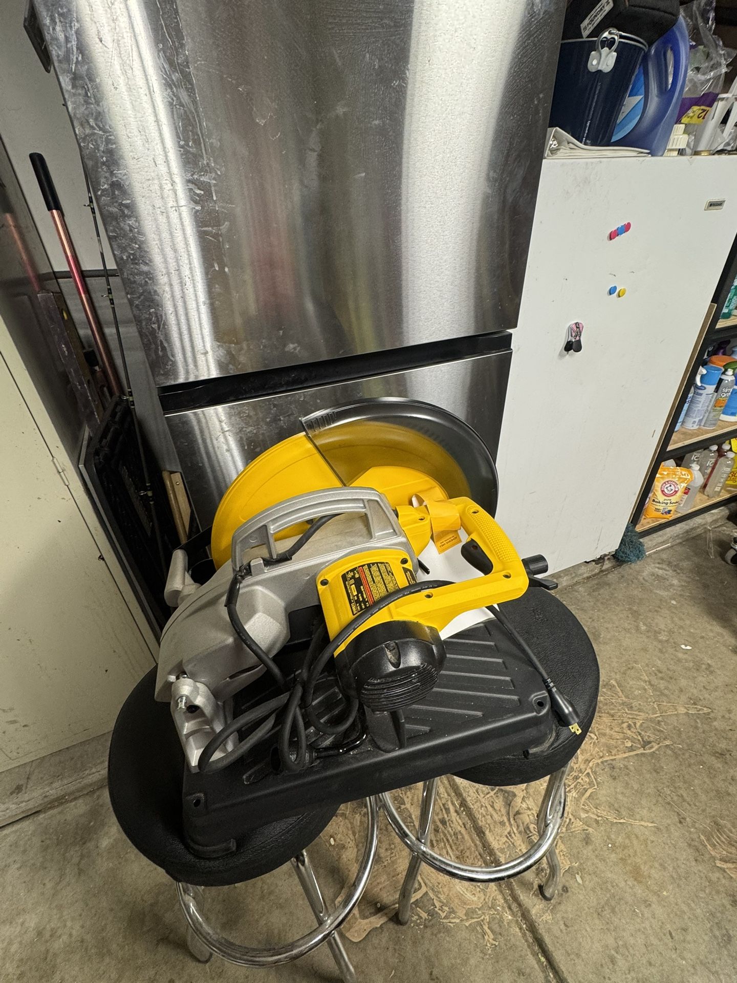 DEWALT 15-Amp 14-in Steel Base Chop Saw