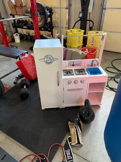 Play kitchen