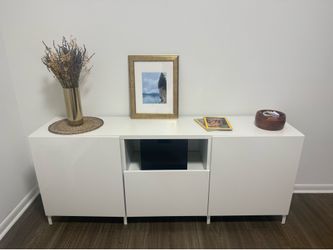IKEA BESTÅ High Gloss White Sideboard / TV Console / Mueble entrada o TV / ORIGINAL PRICE $365