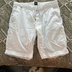 Hugo Boss Men’s Short Slime Fit Chino 