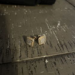 10k Diamond Earrings 