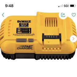 New DeWalt 20VLithium-lon Fast Battery Charger