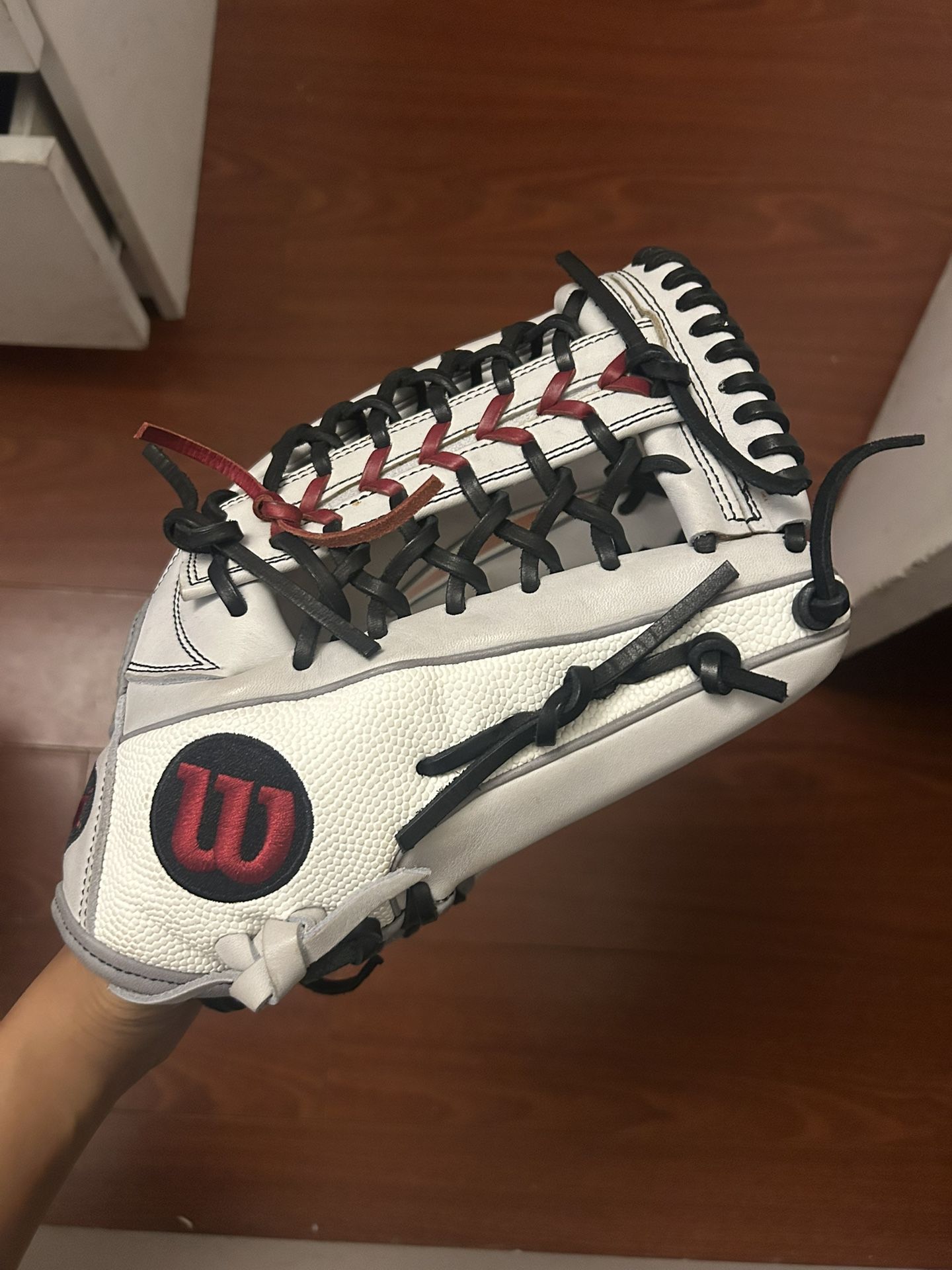 A2000 Wilson Outfield Softball Glove