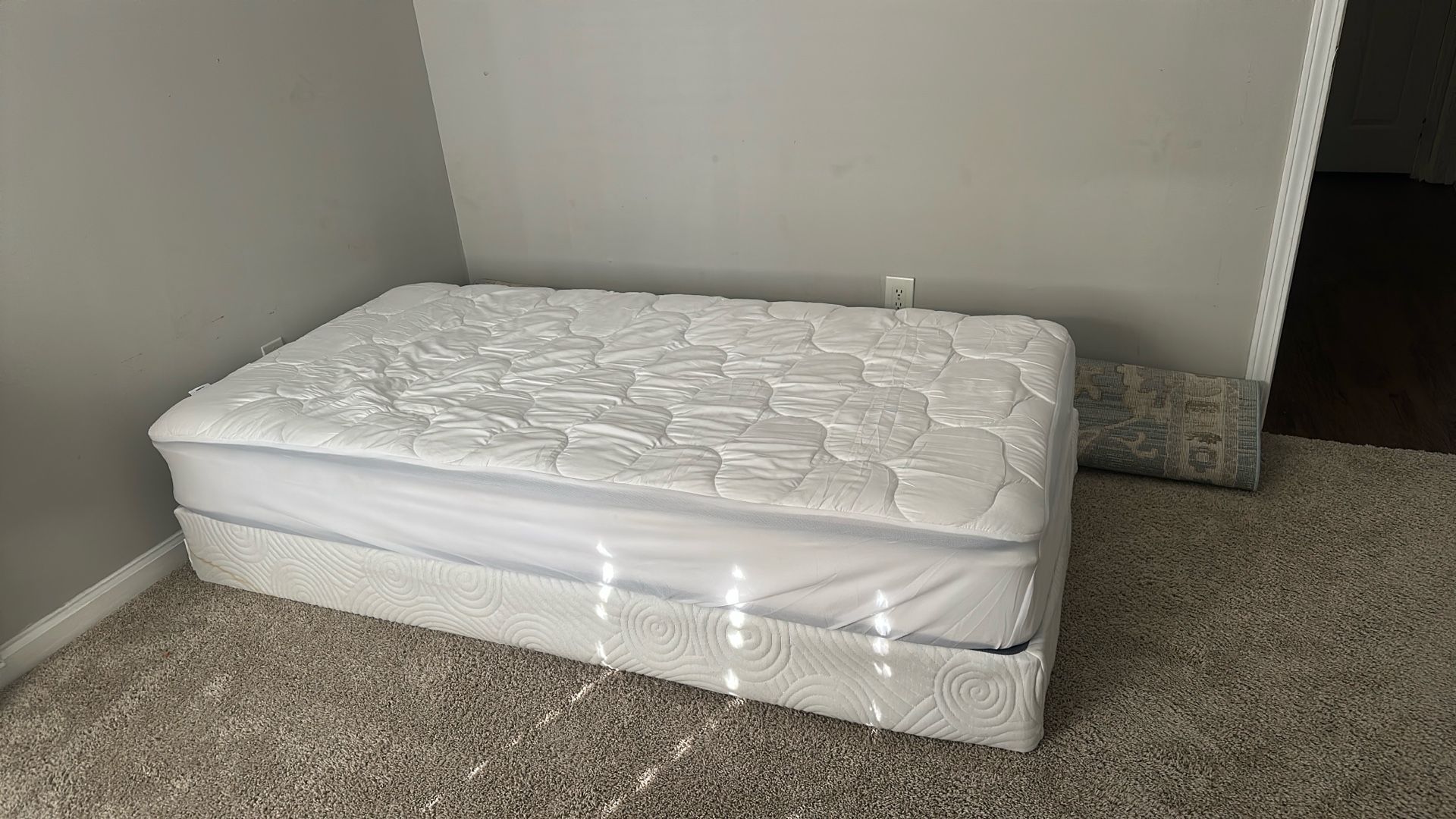 Novilla twin mattress + Zinus Metal box Spring 7.5 In