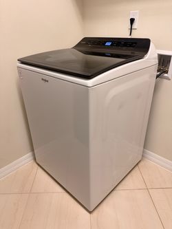 Whirlpool 4.8 Cu. Ft. Smart Top Load Washer – Only 3 Years Old – $400