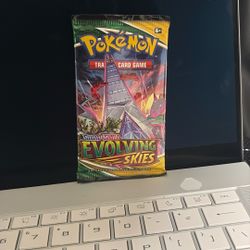 Pokemon Evolving Skies Booster pack
