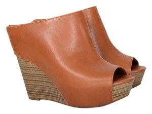 Jessica Simpson wedge