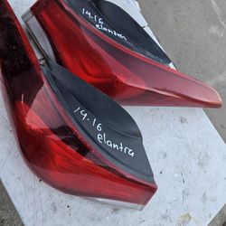 Hyundai Elantra Tail Light Oem