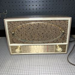 Vintage 1959 Zenith Auto Frequency Control AM/FM Table-Top Tube Radio Electronic