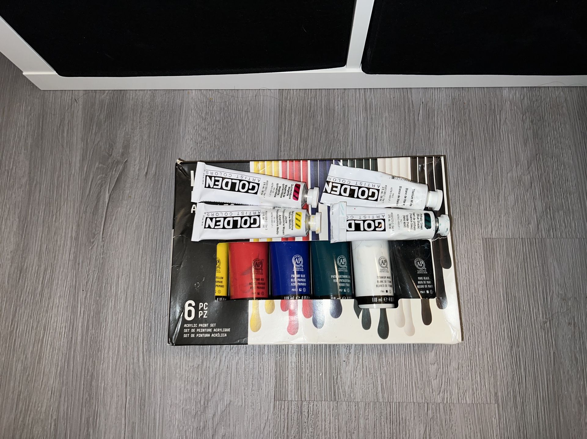 ACRYLIC PAINT SET