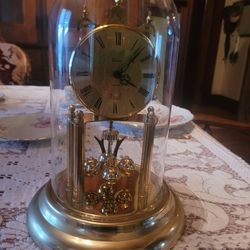 ANTIQUE ANNIVERSARY CLOCK 