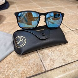 Ray-Ban’s  4264