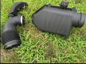2015 Dodge Challenger Mopar(OEM) Cold Air IntakeBox & Duct Hose Tube. OBO