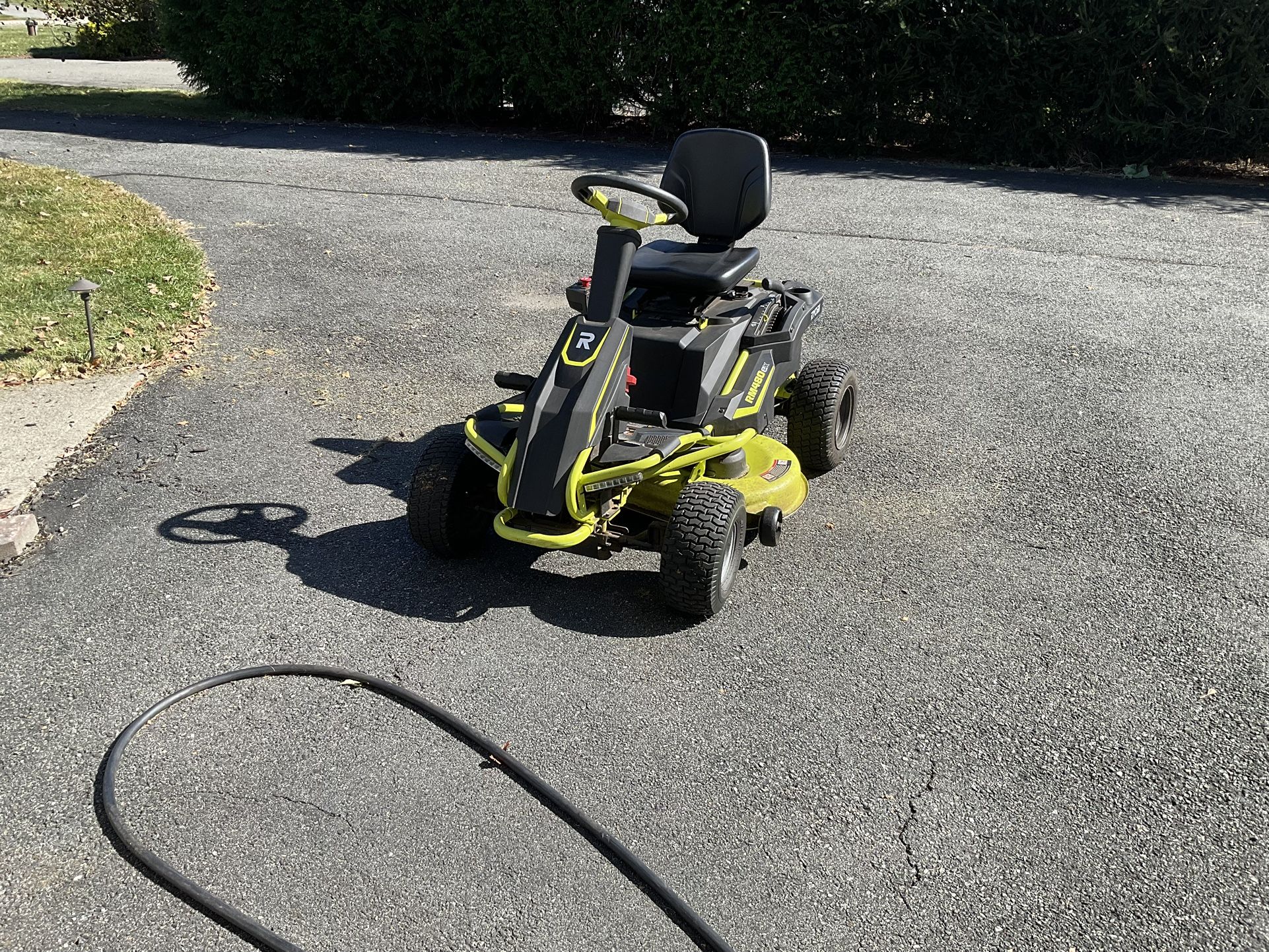 RYOBI 38" RM480Ex 100Ah Battery Riding Lawn Mower RY48111 - Parts/pick Up Only