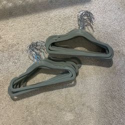 FREE children’s velvet hangers 
