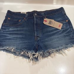 Women’s Levi’s Shorts Size 30 $18