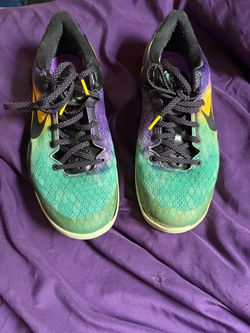 Kobe 8 EASTER SZ 9.5 60$ CLEAN BUT ALIL SOLE SEP