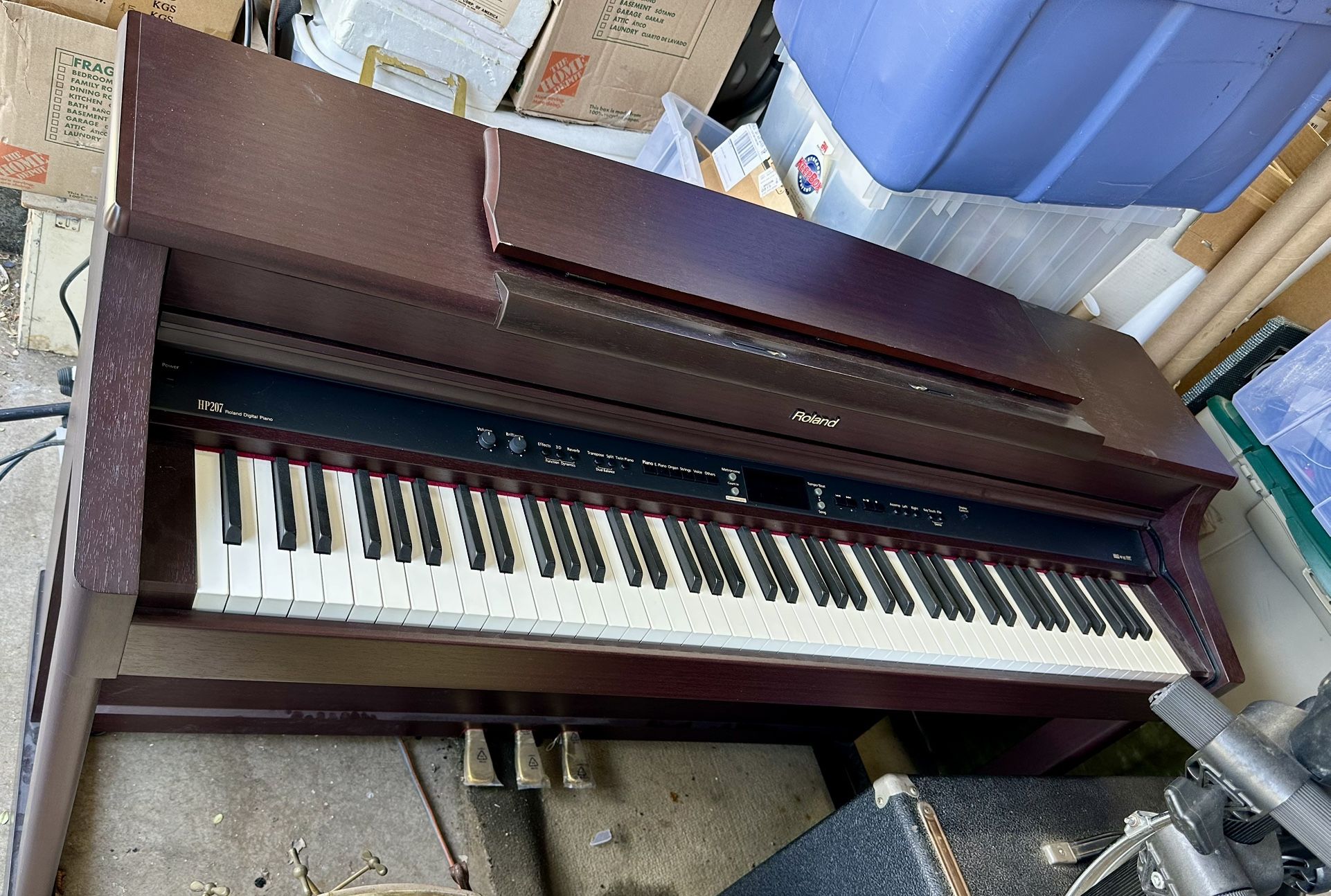 Roland HP-207 Upright Digital Electric Piano. As built in Speaker Organ 