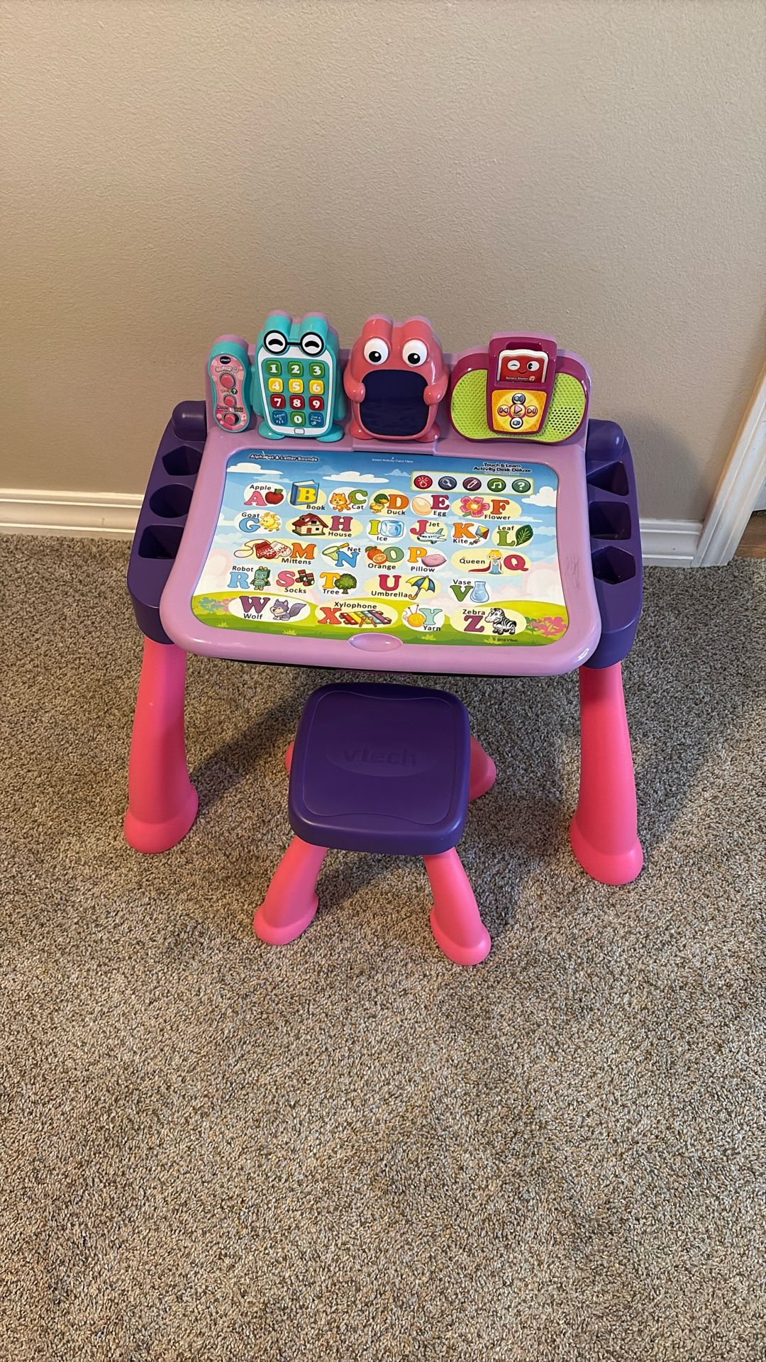 Touch And Learn Activity Desk Deluxe