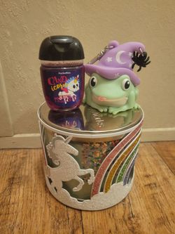 Bath And Body Works candle