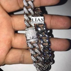 New 18k White Gold Cuban Link Bracelet 