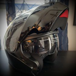 Brand New (Extra Large) Glossy Black Motorcycle Helmet 