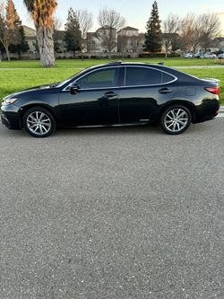 2016 Lexus ES 300h