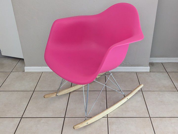 Eames Plastic Molded Chair With Rocker Base 