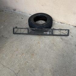 Datsun 720 grill