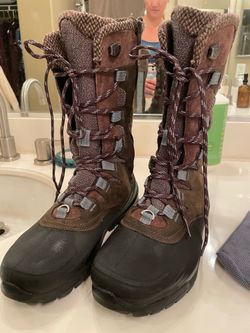 Gently used Merrell Thermo Aurora 2 Tall Shell Waterproof women’s winter boot