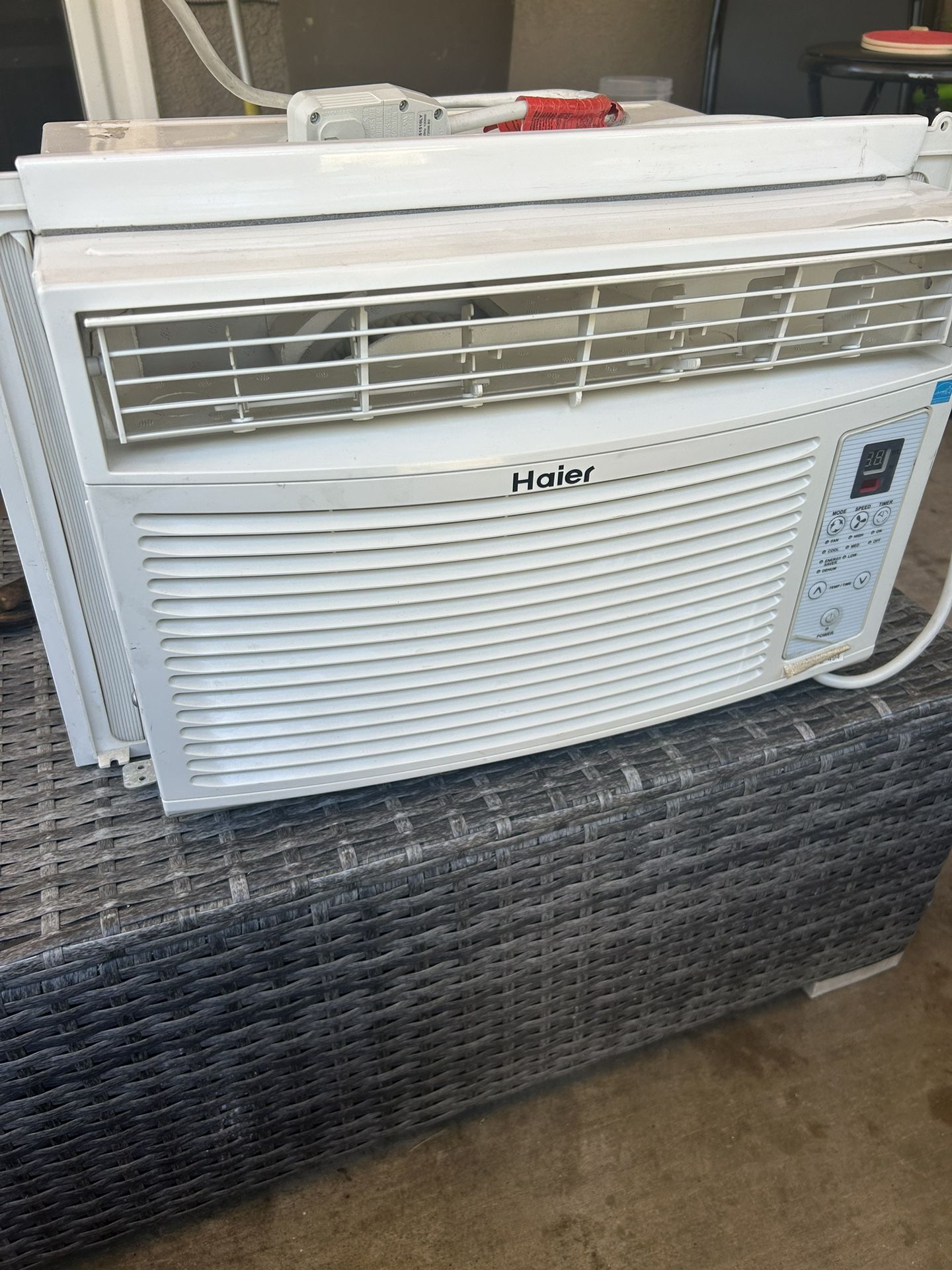 Haier Window AC Unit, Model ESA406K-L
