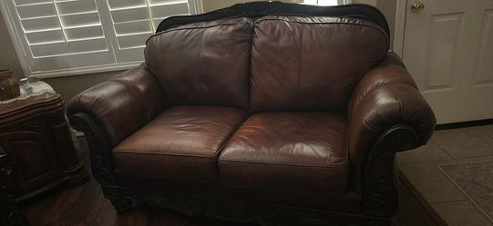 Brown leather couch & match loveseat