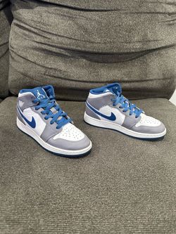 Nike Air Jordan 1 Mid Sneakers