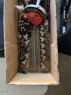 Set of roller rockers and 3/8 arp mounting studs