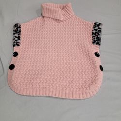 Adorable Sweater Shall/poncho 