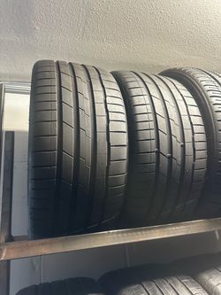 PAIR OF TIRE 235 35 19 HANKOOK 85% LIFE
