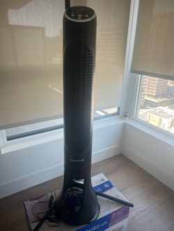 Black rotating fan for sale ! Zero issues